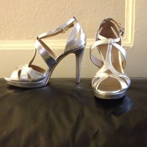 Donald J Pliner Adele silver heels